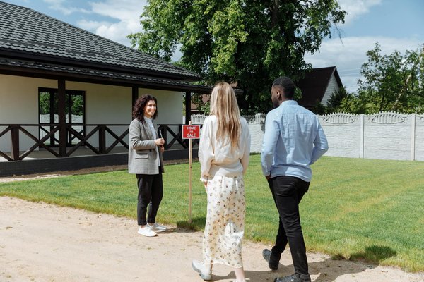 Meubles en teck : alliez design et durabilité pour votre intérieur
