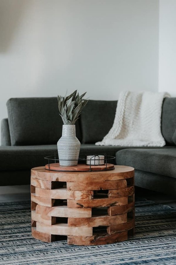 Guide complet sur les tables basses : caractéristiques, utilisation et critères de choix