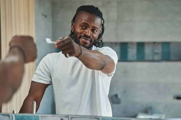 comment éviter les problèmes de peau et de cheveux liés à l'eau de piscine ?