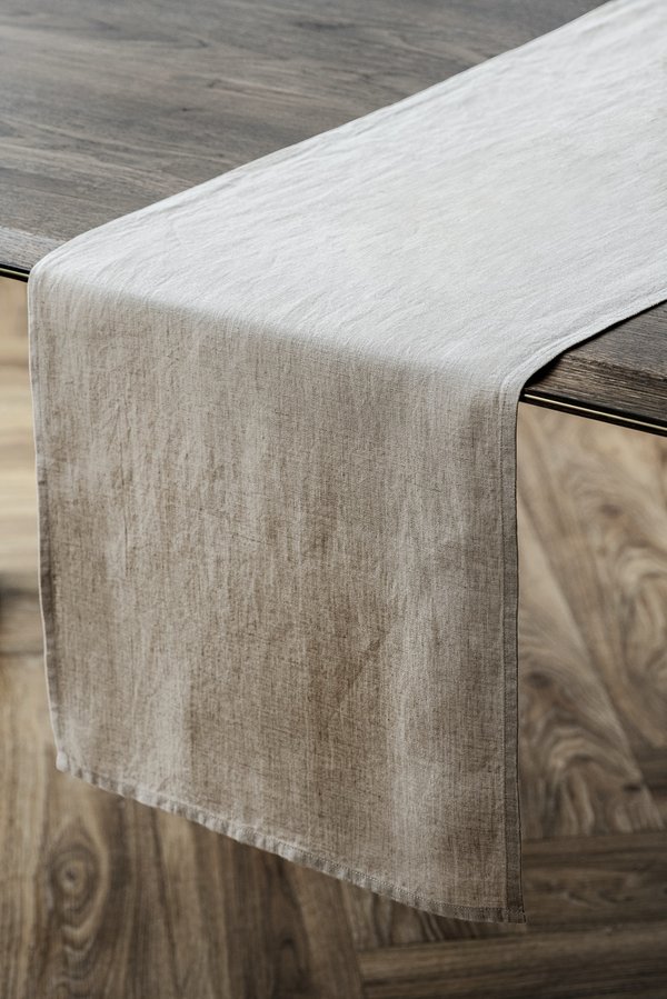 Chemin de table en toile de jute : les bonnes raisons de l'acheter